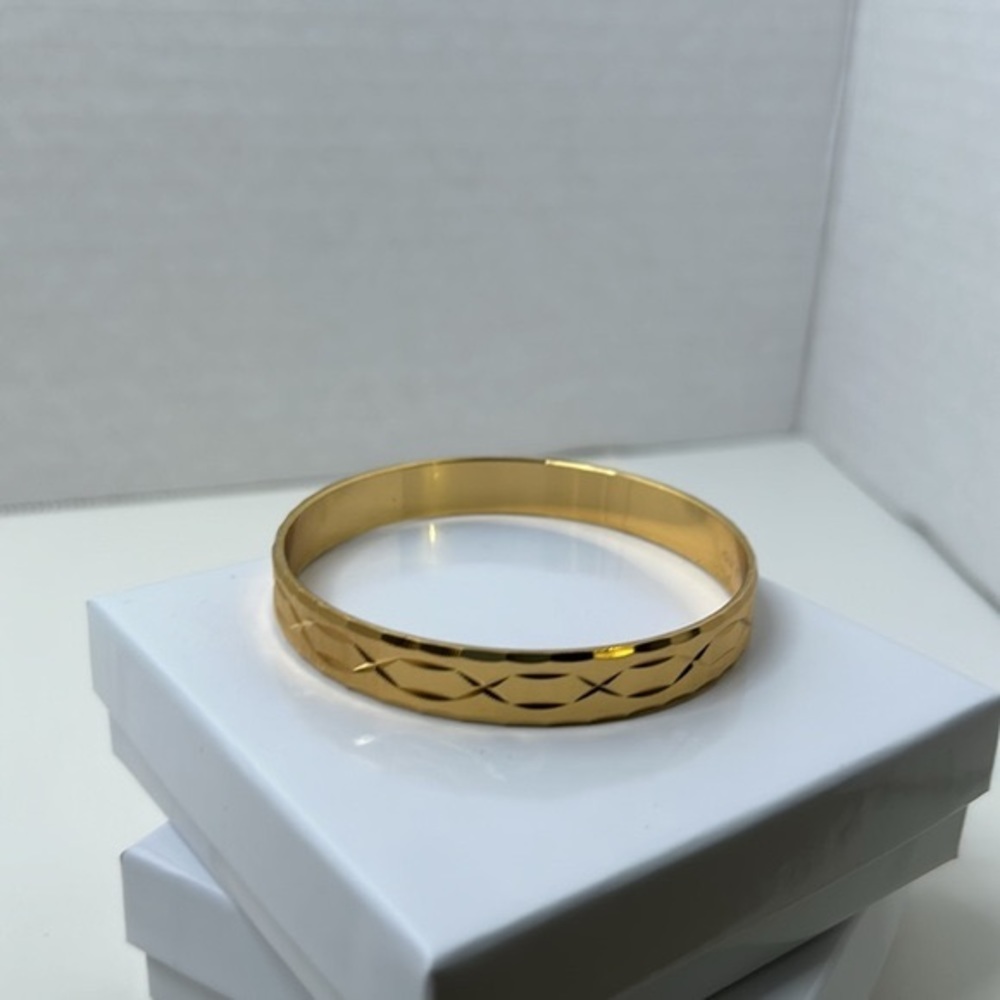 Monet bangle gold plated etched vintage elegant evening wear classic